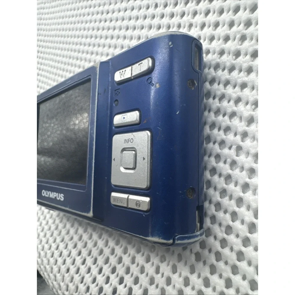 Olympus T-100 12MP Blue Digital Camera 3x Zoom Untested For Parts Repair